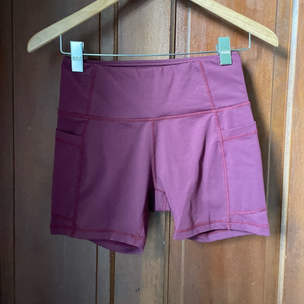 Baleaf women's small maroon athletic fitted shorts